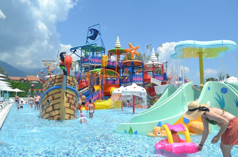 想要降低水上樂園運維費用，設(shè)備選擇是關(guān)鍵！