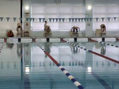 泳池設(shè)備多少錢一套，建一個(gè)游泳池需要哪些費(fèi)用?