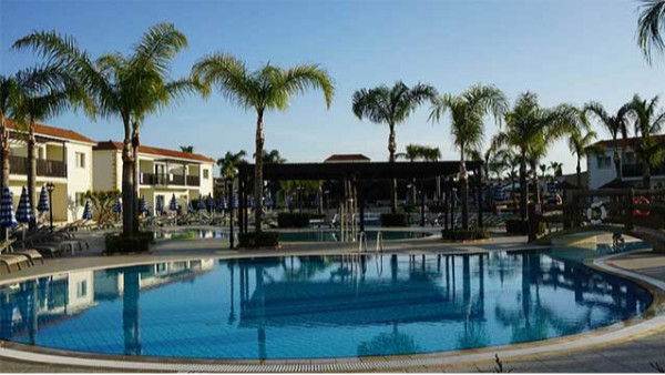 游完泳后皮膚很癢，是什么原因造成的？